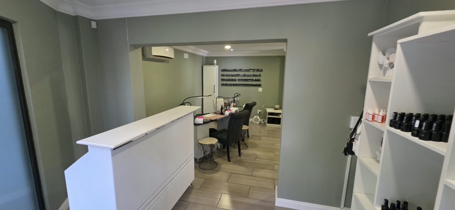 6 Bedroom Property for Sale in Parys Free State